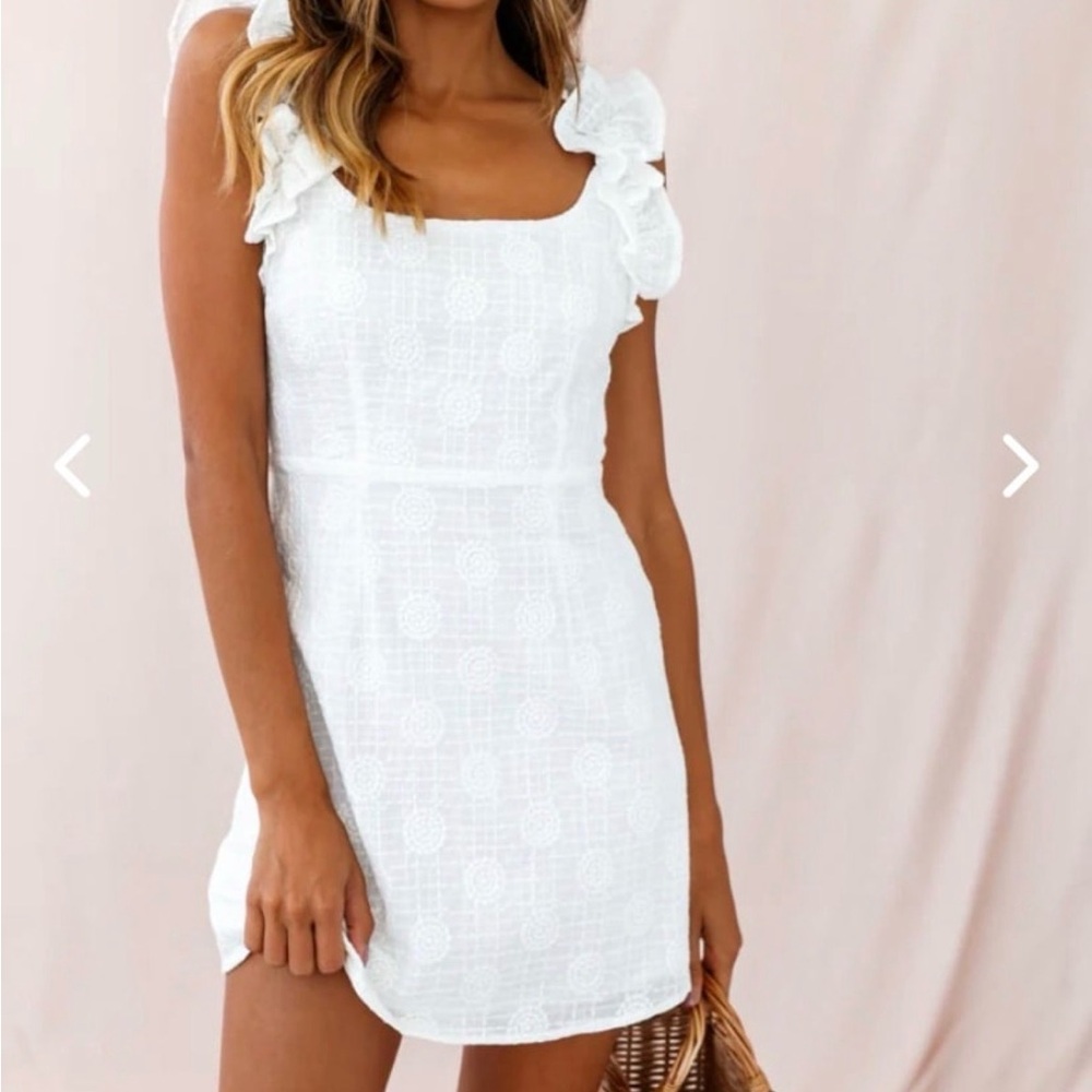 Selfie Leslie Dress Medium White Annie Ruffle Shoulder Strap Mini Dress New NWT